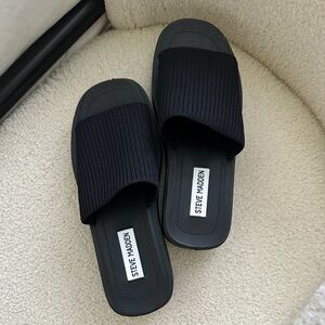 Steve Madden Balanced platform slide sandals